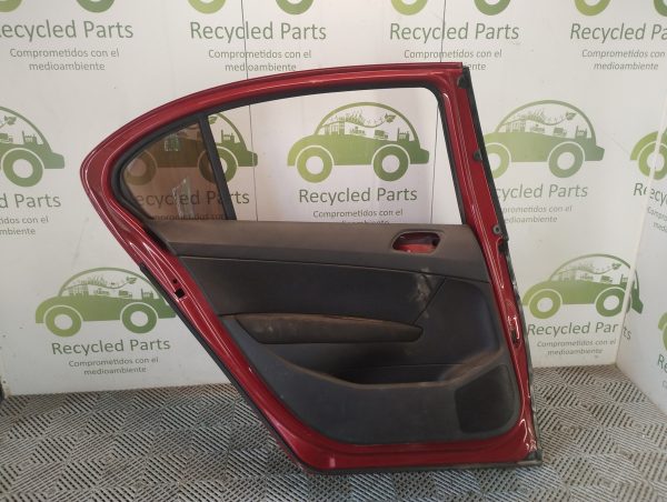 Puerta Trasera Izquierda Peugeot 408 (06508824)