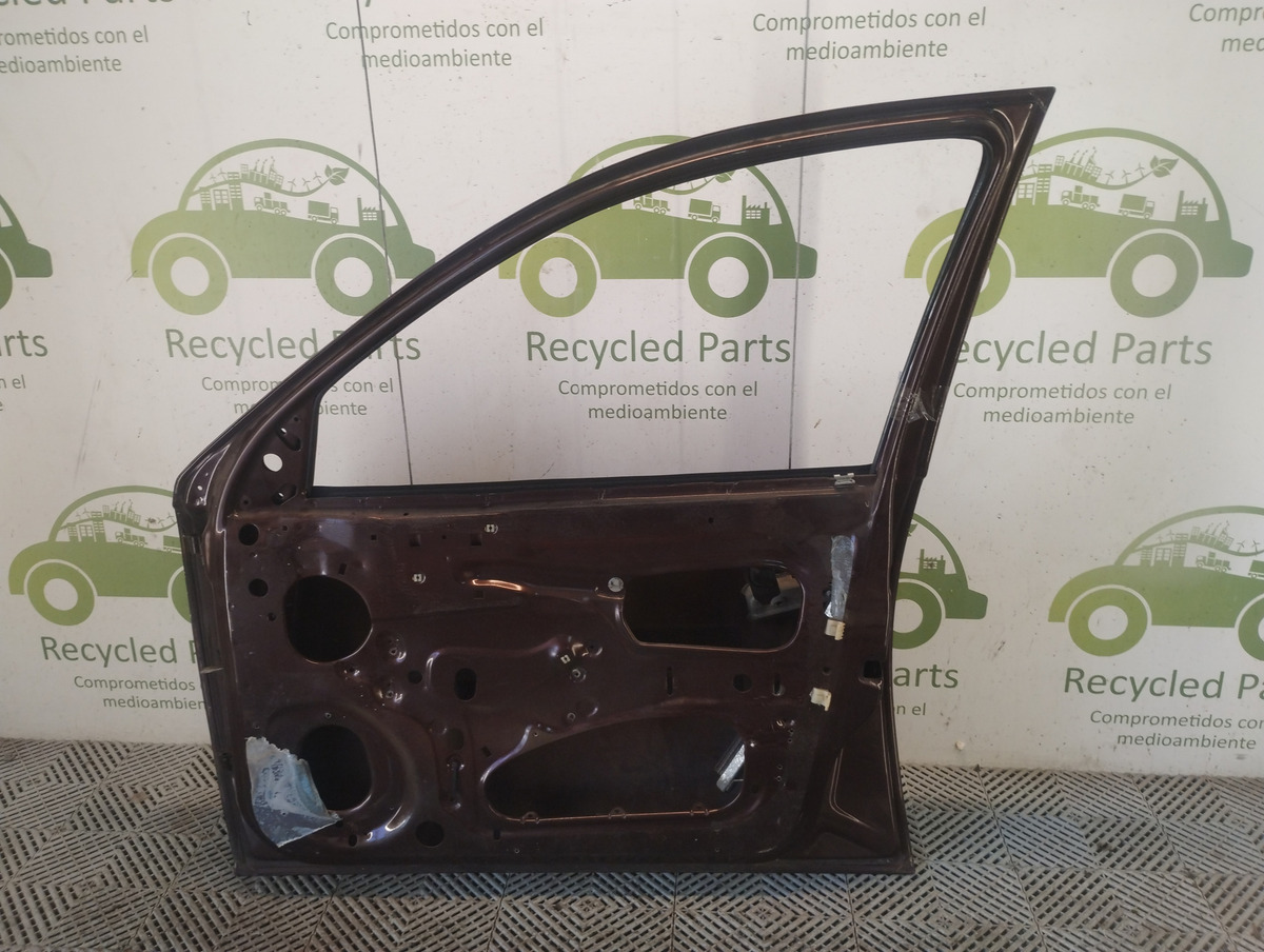 Puerta Delantera Derecha Chevrolet Corsa (06896469)