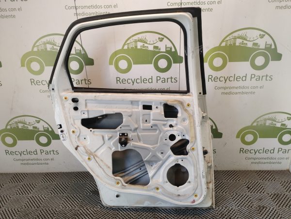 Puerta Trasera Izquierda Fiat Grand Siena (05602667)