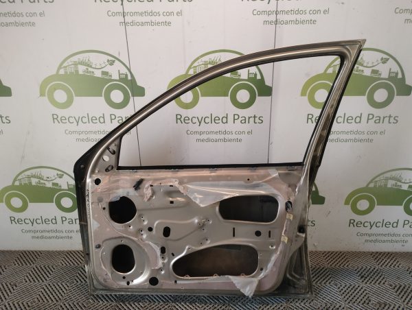 Puerta Delantera Derecha Chevrolet Corsa (05840545)