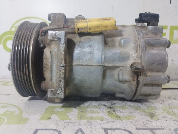 Compresor De A/a Peugeot 207 1.4 Hdi (04864706)