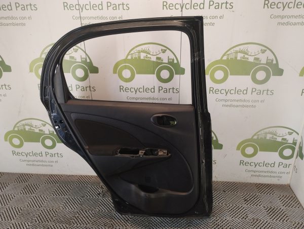 Puerta Trasera Izquierda Toyota Etios 5p (05954463)