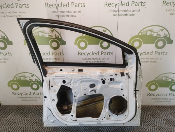 Puerta Delantera Izquierda Ford Focus F3 (05831784)