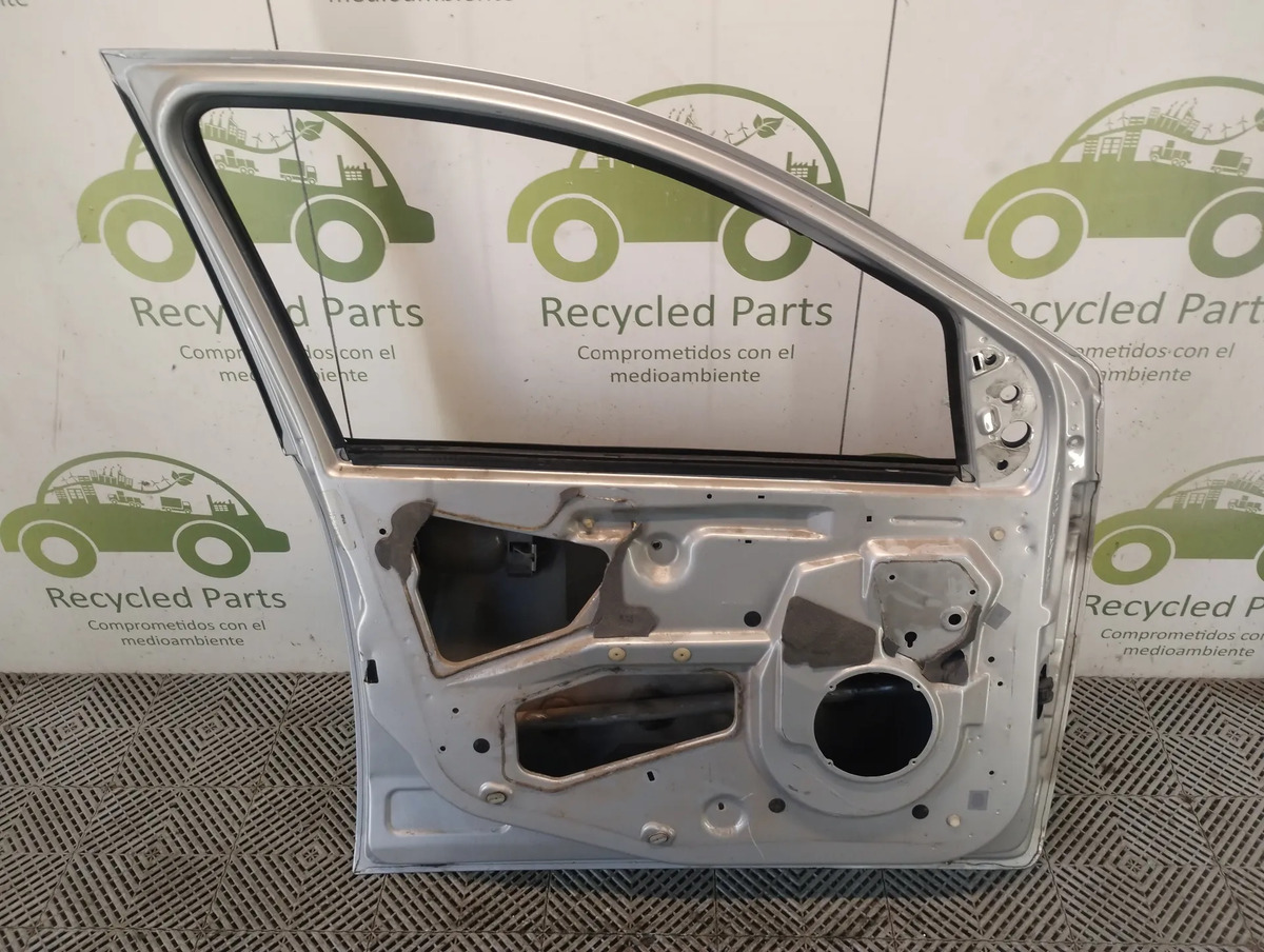 Puerta Delantera Izquierda Ford Fiesta Max (aa00000289)