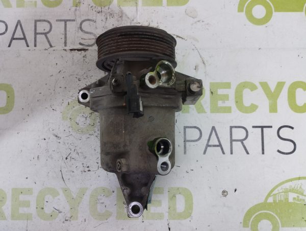 Compresor De A/a Nissan Versa 1.6 (05688601)