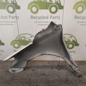Guardabarro Derecho Toyota Corolla G10 (06131643)