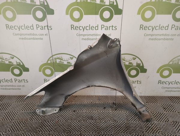 Guardabarro Derecho Toyota Corolla G10 (06131643)