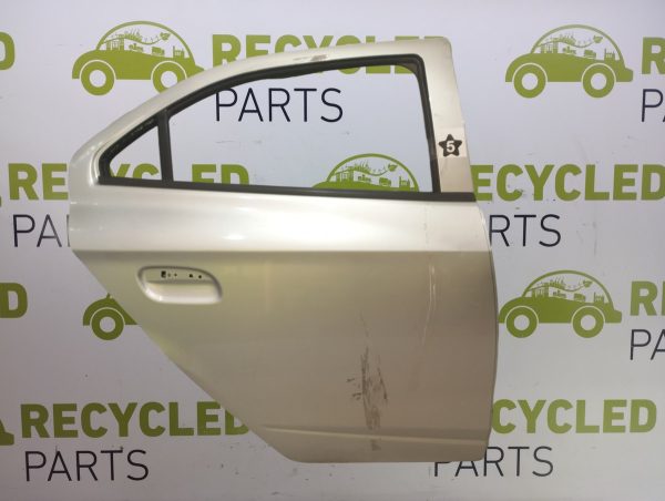 Puerta Trasera Derecha Chevrolet Onix (04009938) Lp