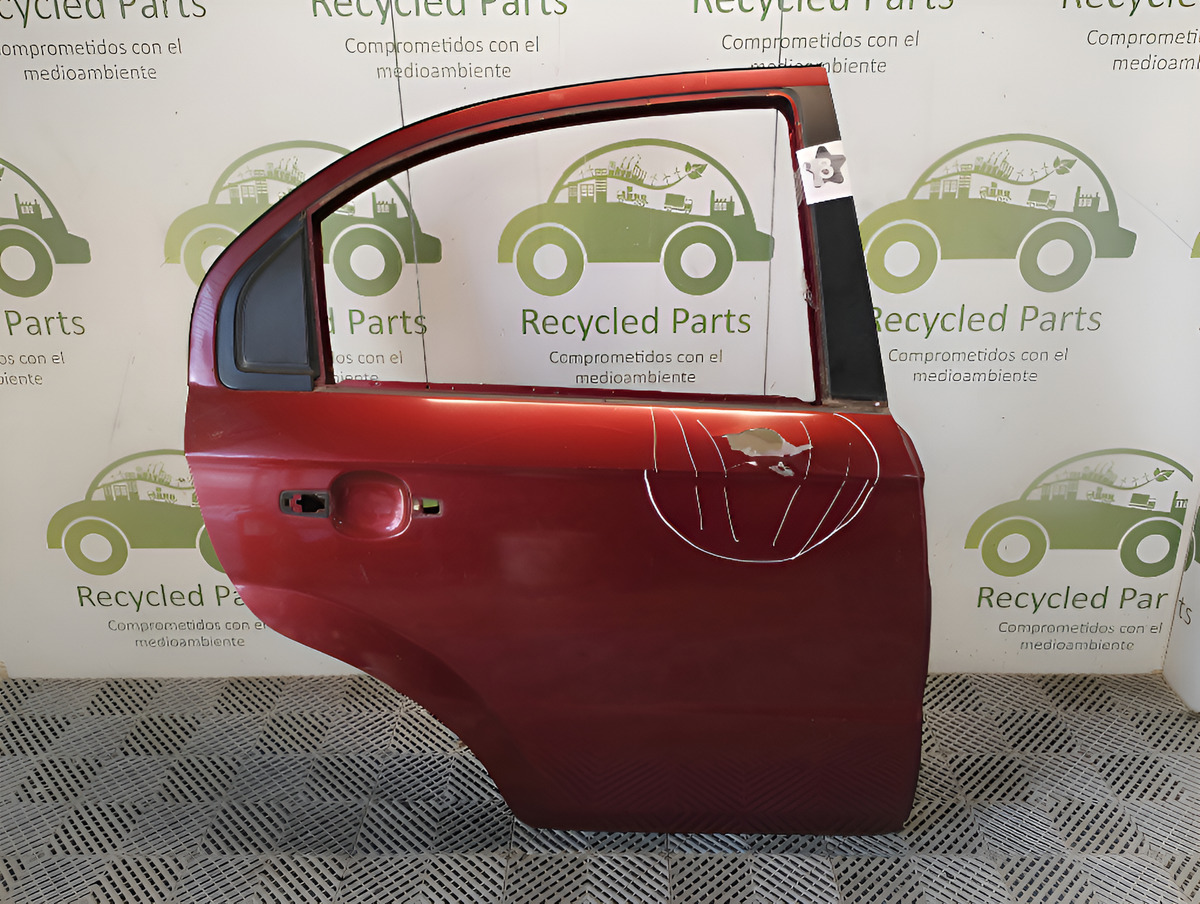 Puerta Trasera Derecha Chevrolet Aveo (04920783)