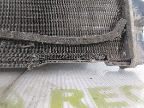 Radiador De Agua Vw Gol 1.6 (05842144)