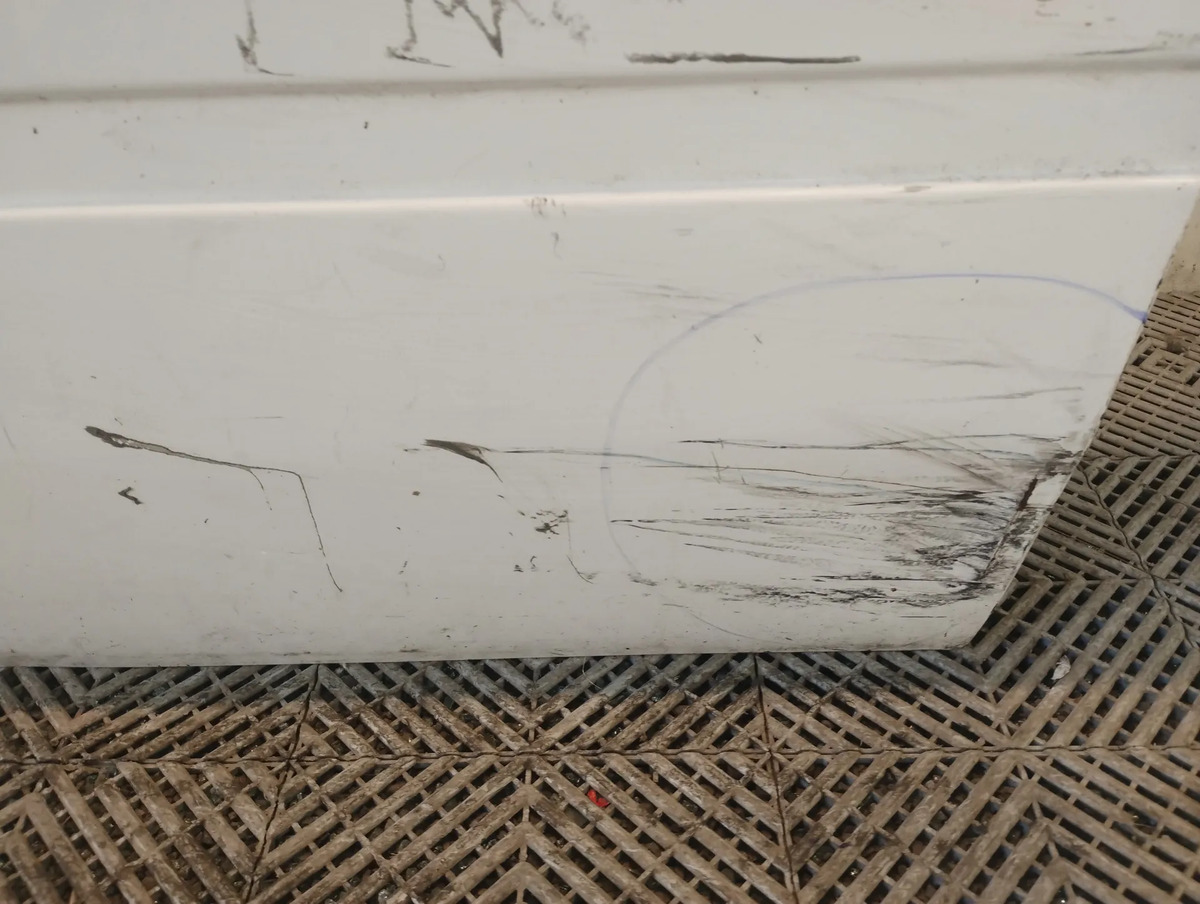 Puerta Delantera Izquierda Mercedes Benz Sprinter (05917183)
