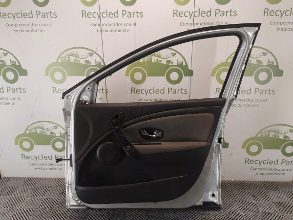 Puerta Delantera Derecha Renault Fluence (06046138)