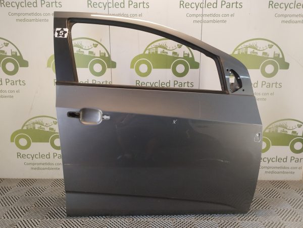 Puerta Delantera Derecha Chevrolet Sonic (05194670)