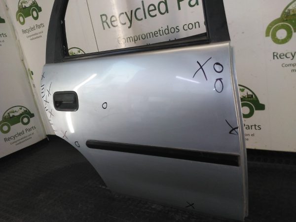 Puerta Trasera Derecha Chevrolet Corsa (04635032)