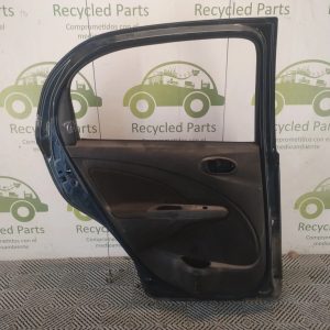 Puerta Trasera Izquierda Toyota Etios 5p (04958317)