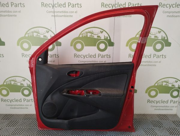 Puerta Delantera Derecha Toyota Etios (04545452)