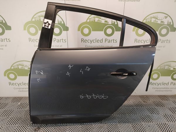 Puerta Trasera Izquierda Renault Fluence (05804916)