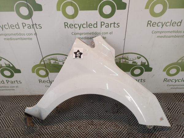 Guardabarro Derecho Ford Focus 2 (05906131)