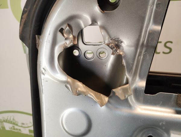 Puerta Delantera Derecha Toyota Hilux Ln (04308377)