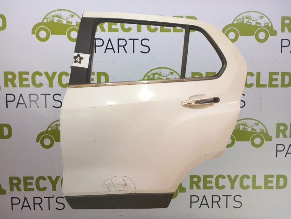 Puerta Trasera Izquierda Chevrolet Tracker (04470127) Lp