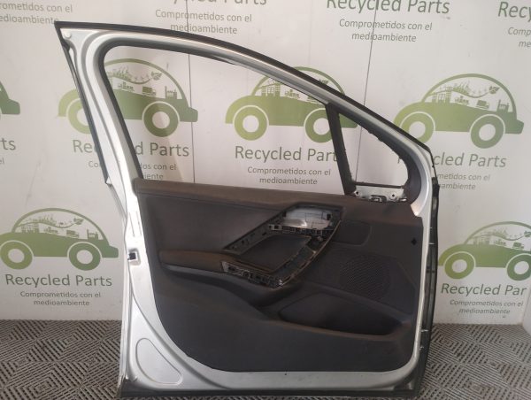 Puerta Delantera Izquierda Peugeot 208 (06081679)