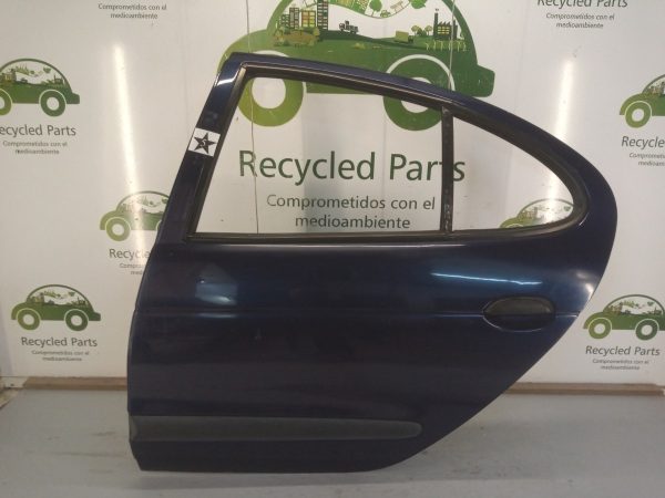 Puerta Trasera Izquierda Renault Megane (03951355)