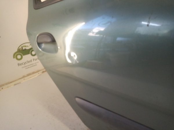 Puerta Trasera Derecha Renault Clio 2 (04013017) Lp