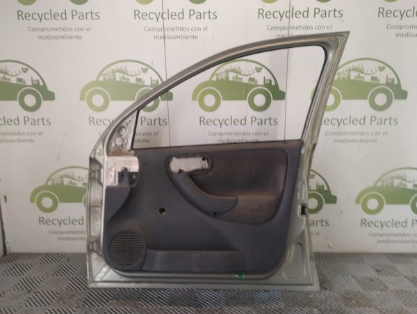 Puerta Delantera Derecha Chevrolet Corsa 2 (06317846)