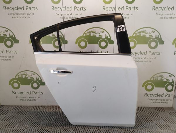Puerta Trasera Derecha Chevrolet Cruze 4p (05658277)