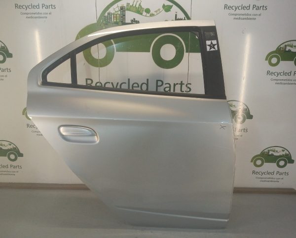 Puerta Trasera Derecha Chevrolet Onix (02871609)