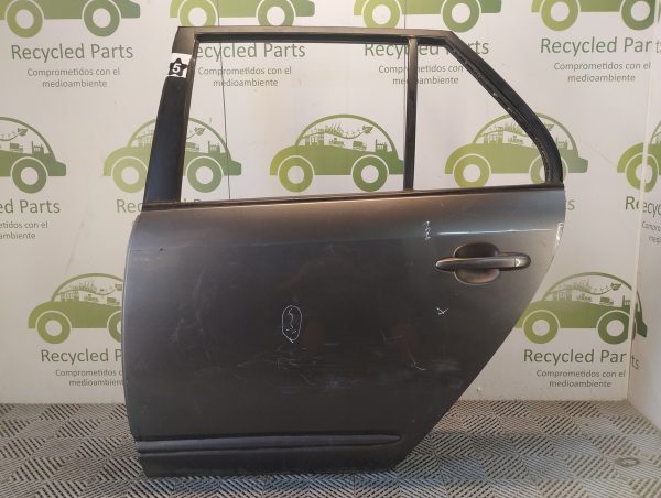 Puerta Trasera Izquierda Kia Rondo (04652631)