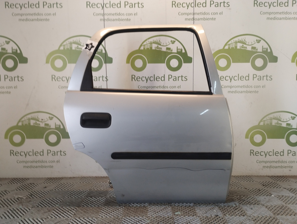 Puerta Trasera Derecha Chevrolet Corsa (05884203)