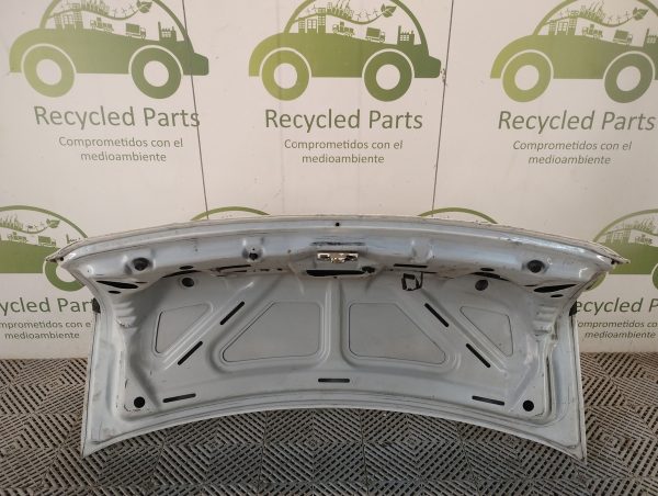 Tapa De Baul Chevrolet Classic (04814338)