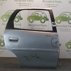 Puerta Trasera Derecha Chevrolet Corsa (04617023)