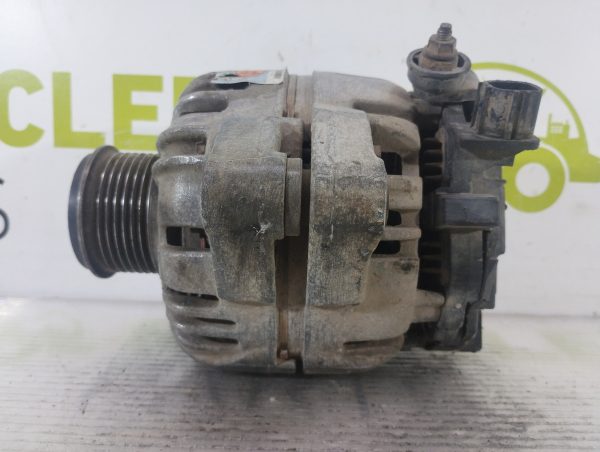 Alternador Toyota Hilux 2.5 (04984043)