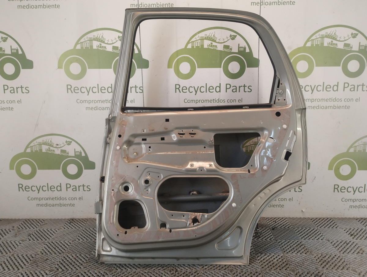 Puerta Trasera Derecha Chevrolet Corsa 2 (06317850)