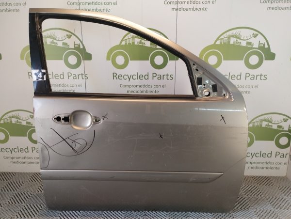 Puerta Delantera Derecha Ford Focus 1 (03905827)
