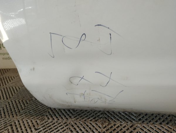 Puerta Trasera Derecha Toyota Hilux (05206146)