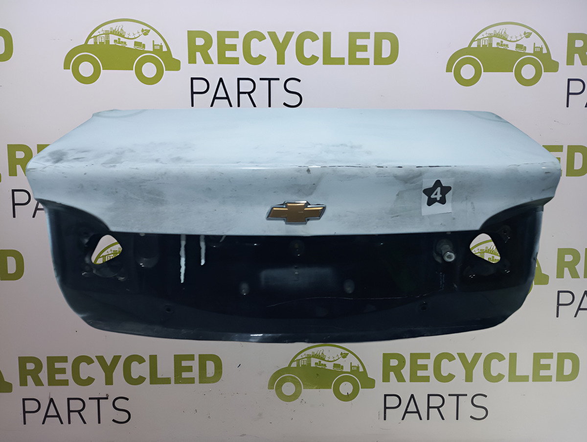 Tapa De Baul Chevrolet Classic (05110375) Lp