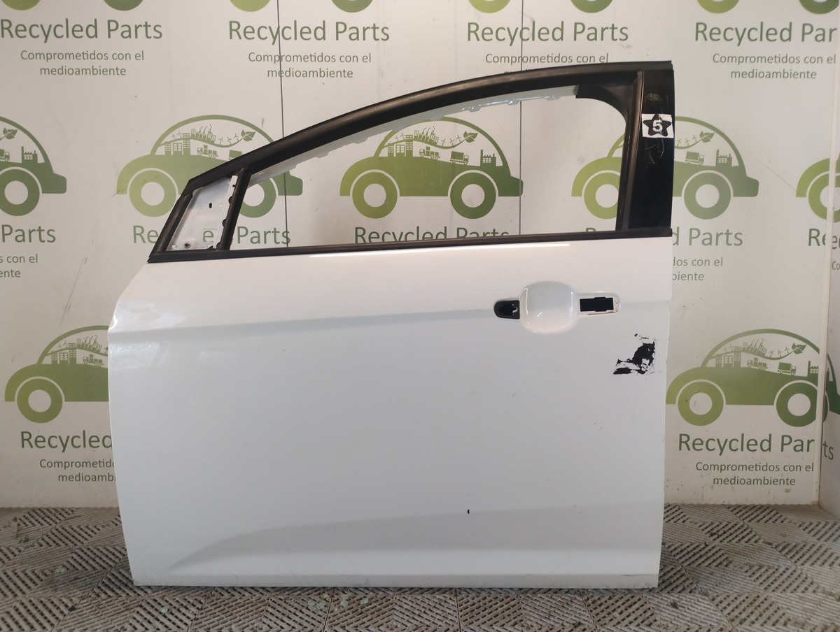 Puerta Delantera Izquierda Ford Focus F3 (05979058)
