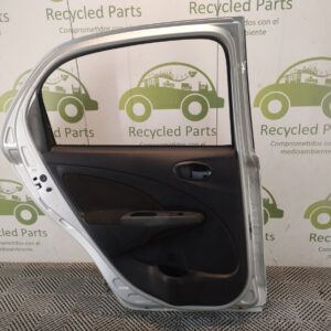 Puerta Trasera Izquierda Toyota Etios 4p (05647935)