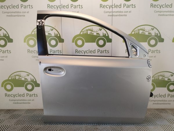 Puerta Delantera Derecha Toyota Etios (04265512)