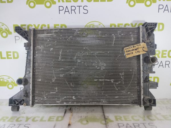 Radiador De Agua Chevrolet Onix 1.4 (04438142)