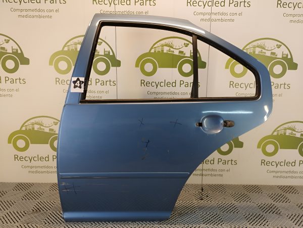 Puerta Trasera Izquierda Vw Bora (04673324)