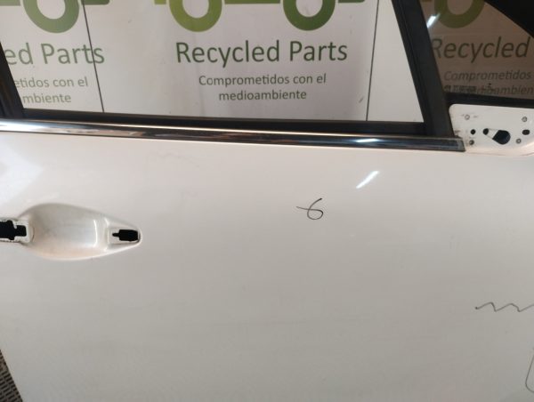 Puerta Delantera Derecha Peugeot 208 (06198343)