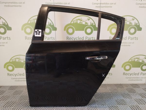 Puerta Trasera Izquierda Chevrolet Cruze 5p (05041021)