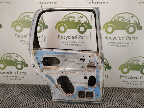 Puerta Trasera Izquierda Chevrolet Corsa (05018565)