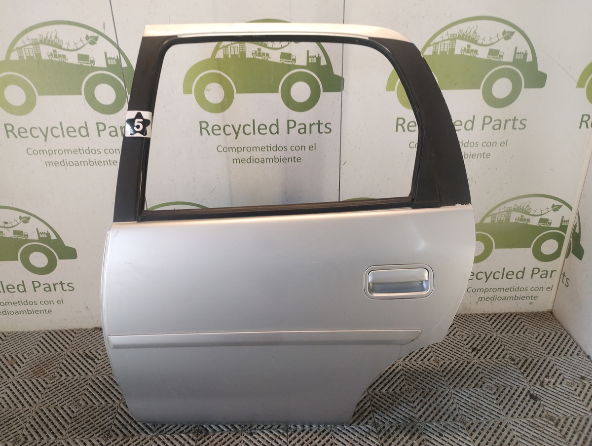Puerta Trasera Izquierda Chevrolet Corsa (06179048)
