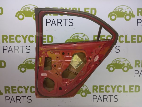 Puerta Trasera Derecha Chevrolet Onix (05311942)