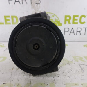 Compresor De A/a Vw Vento 2.0 (06083105)